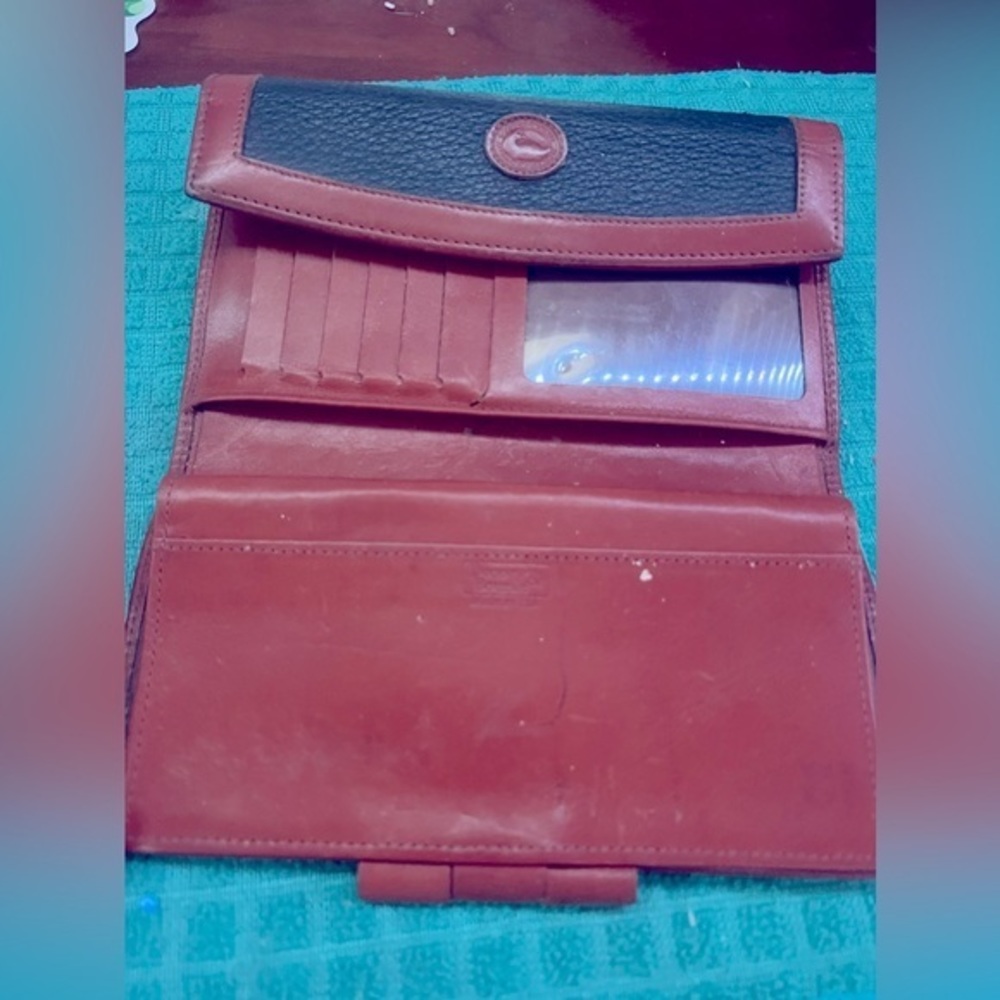 Dooney & Bourke Classic Wallet